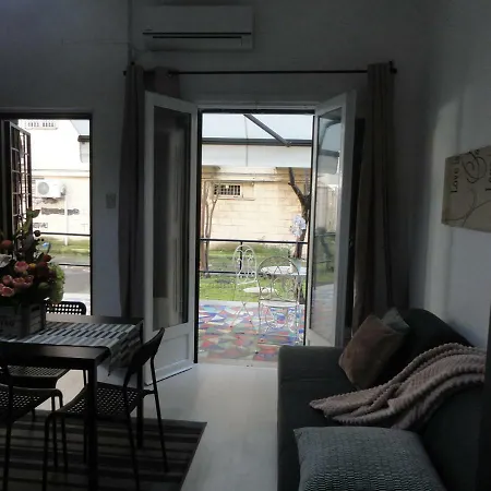 Tyche House Roma-3